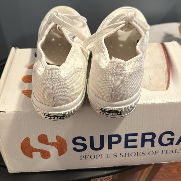 Superga white 9.5 sneakers - Picture 2 of 6
